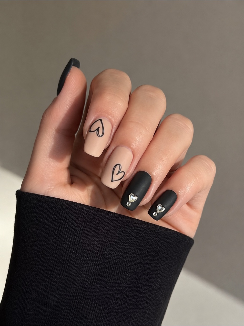 imPRESS Limited Edition Press-On Nails Black & Nude Heart Design Short Length